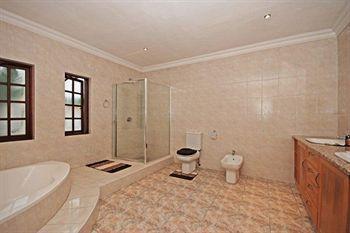 Отель 354 On York Avenue Randburg Экстерьер фото